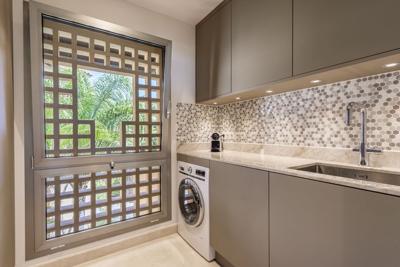 2 slaapkamer Penthouse te koop in Marbella met zwembad garage - € 2.095.000 (Ref: 8999402)