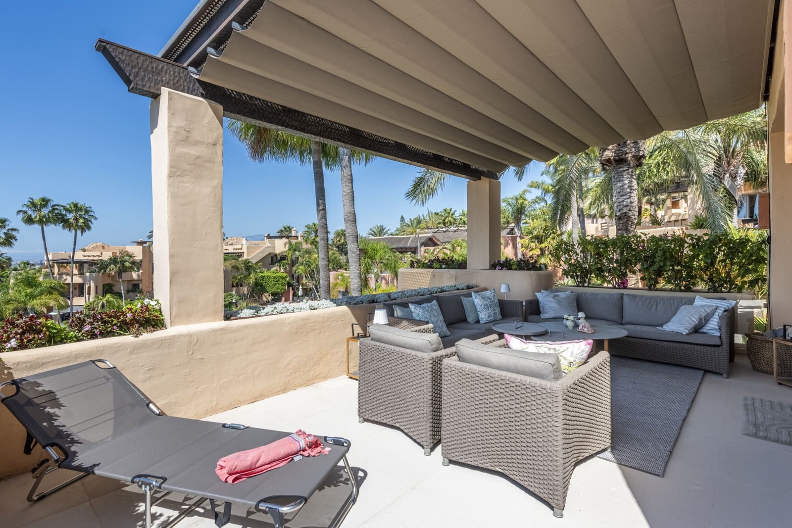 2 slaapkamer Penthouse te koop in Marbella met zwembad garage - € 2.095.000 (Ref: 8999402)