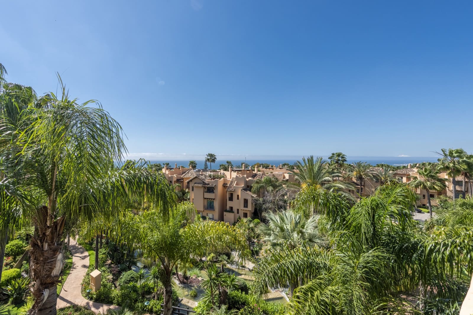 2 slaapkamer Penthouse te koop in Marbella met zwembad garage - € 2.095.000 (Ref: 8999402)