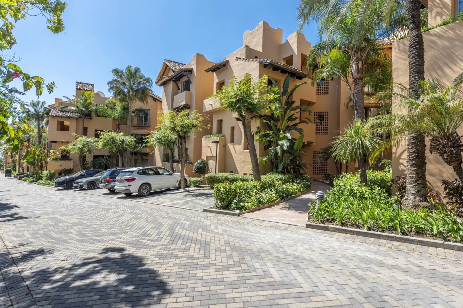 2 slaapkamer Penthouse te koop in Marbella met zwembad garage - € 2.095.000 (Ref: 8999402)