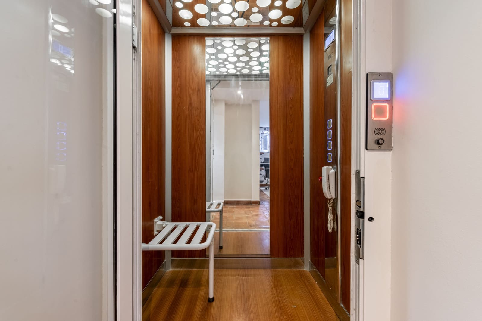 4 bedroom Townhouse for sale in Marbella with pool garage - € 2,490,000 (Ref: 9007598)