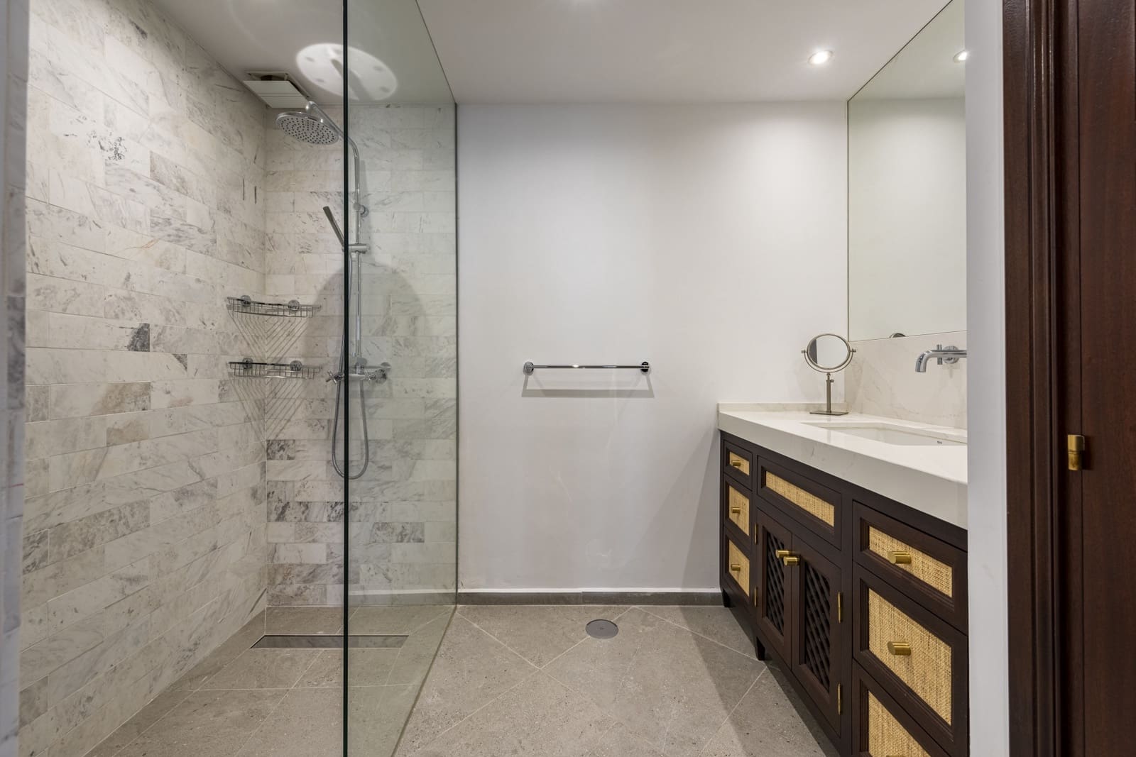 4 bedroom Townhouse for sale in Marbella with pool garage - € 2,490,000 (Ref: 9007598)