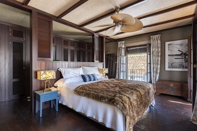 4 makuuhuone Omakotitalo myytävänä paikassa Marbella mukana uima-altaan 
autotalli - 2 490 000 € (Ref: 9007598)