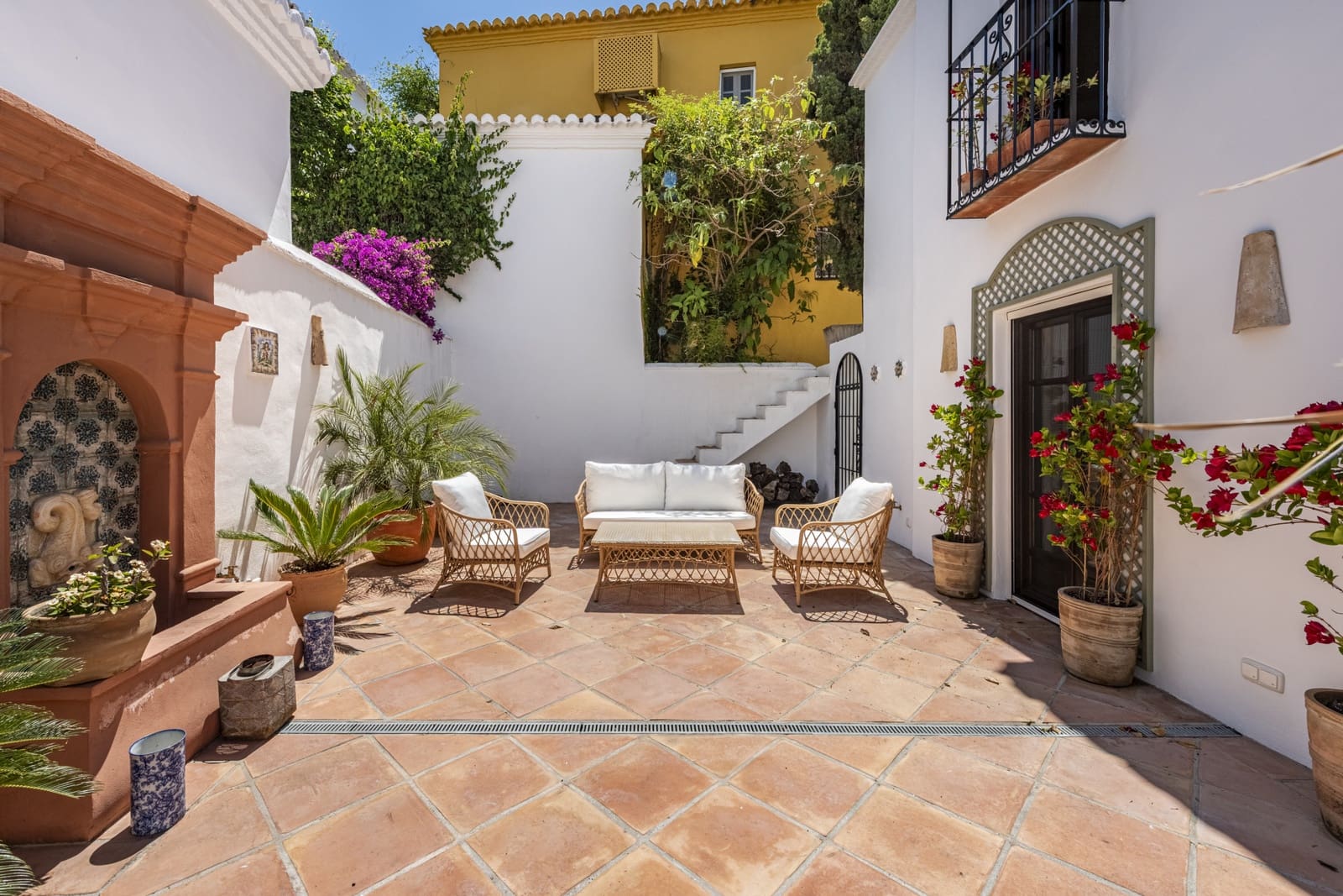 4 bedroom Townhouse for sale in Marbella with pool garage - € 2,490,000 (Ref: 9007598)