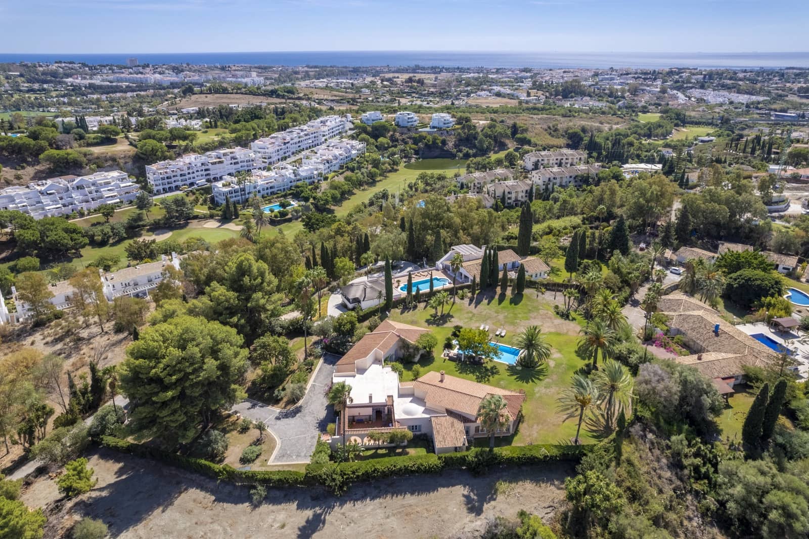 4 sypialnia Willa na sprzedaż w Benahavis z basenem garażem - 3 900 000 € (Ref: 9020840)