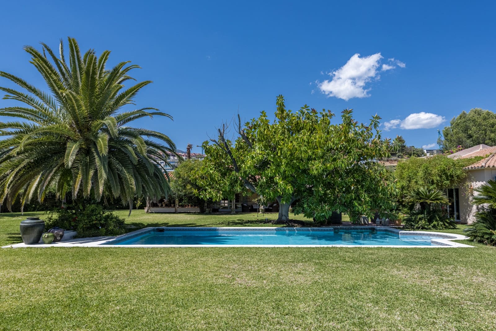 4 sypialnia Willa na sprzedaż w Benahavis z basenem garażem - 3 900 000 € (Ref: 9020840)