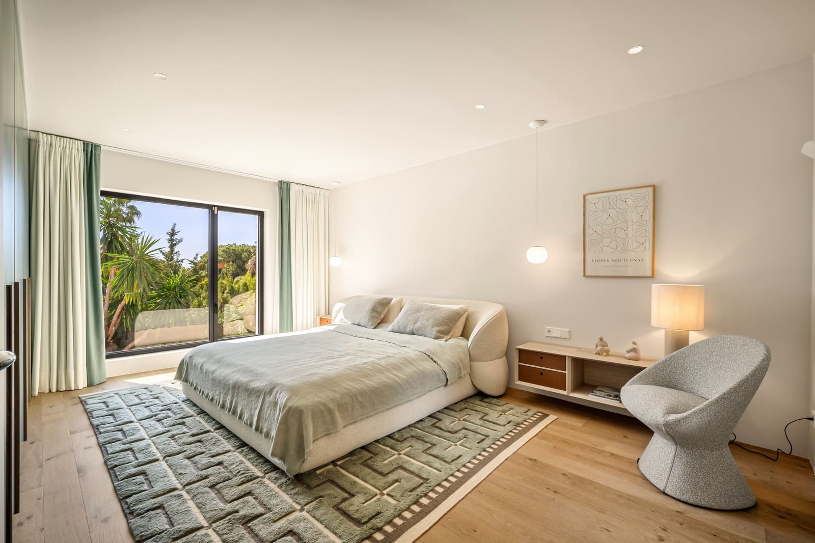 4 slaapkamer Villa te koop in Nueva Andalucia met zwembad garage - € 3.100.000 (Ref: 9026623)