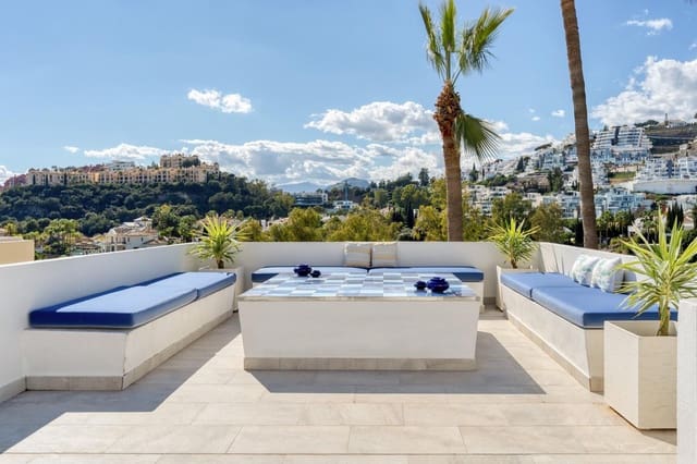 3 soveværelse Semi-Rækkehus til salg i Benahavís med swimmingpool garage - € 1.275.000 (Ref: 9026625)