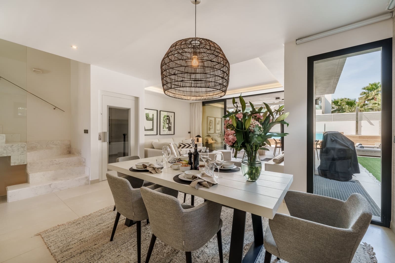 5 soveværelse Semi-Rækkehus til salg i Puerto Banus med swimmingpool garage - € 2.675.000 (Ref: 9026626)