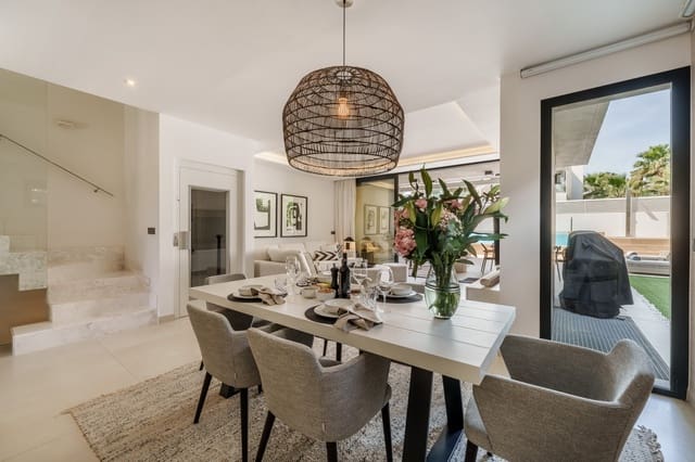 5 slaapkamer Halfvrijstaande villa te koop in Puerto Banus, Marbella met zwembad garage - € 2.675.000 (Ref: 9026626)