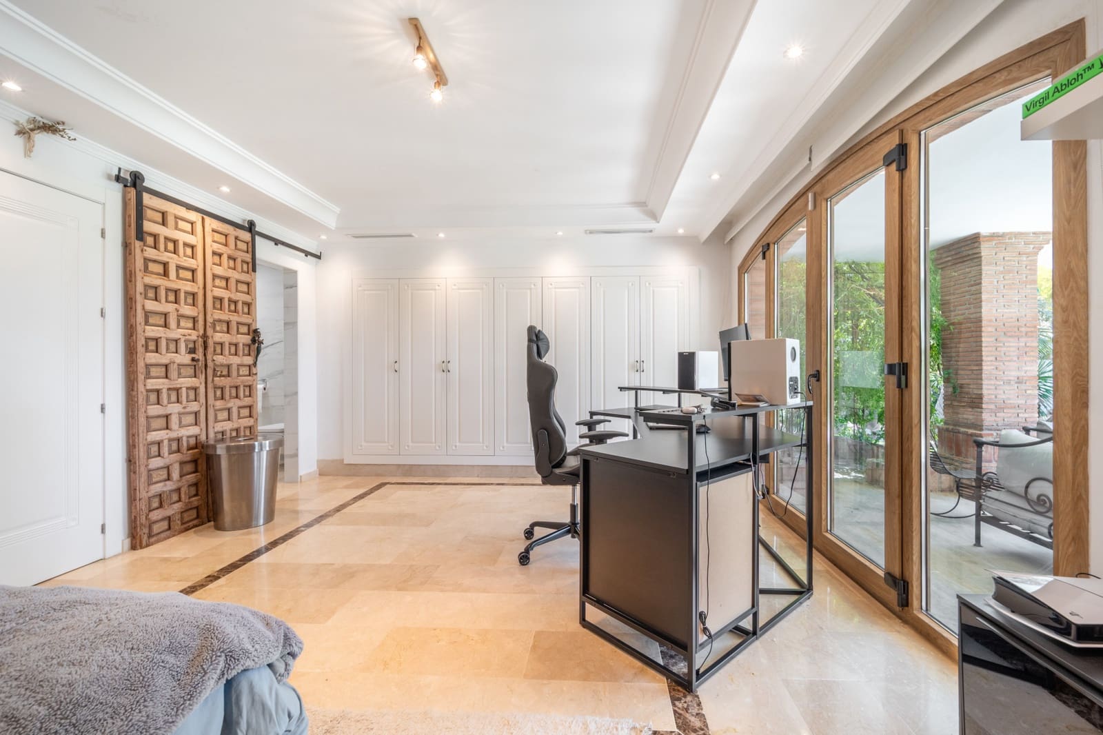 4 bedroom Villa for sale in Marbella with pool garage - € 2,690,000 (Ref: 9029460)