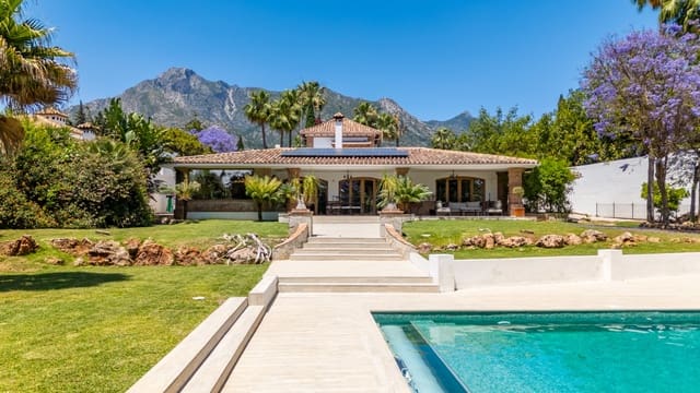 4 bedroom Villa for sale in Marbella with pool garage - € 2,690,000 (Ref: 9029460)
