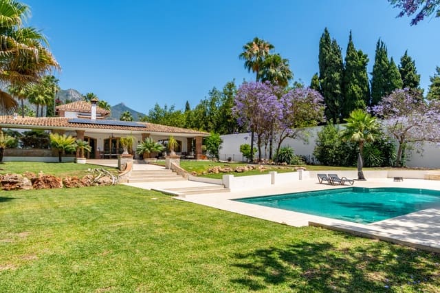 4 bedroom Villa for sale in Marbella with pool garage - € 2,690,000 (Ref: 9029460)