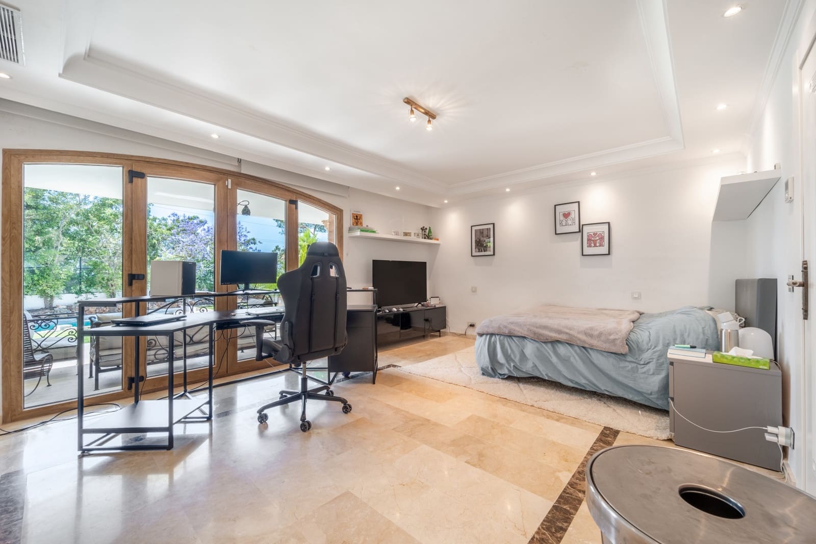 4 bedroom Villa for sale in Marbella with pool garage - € 2,450,000 (Ref: 9029460)