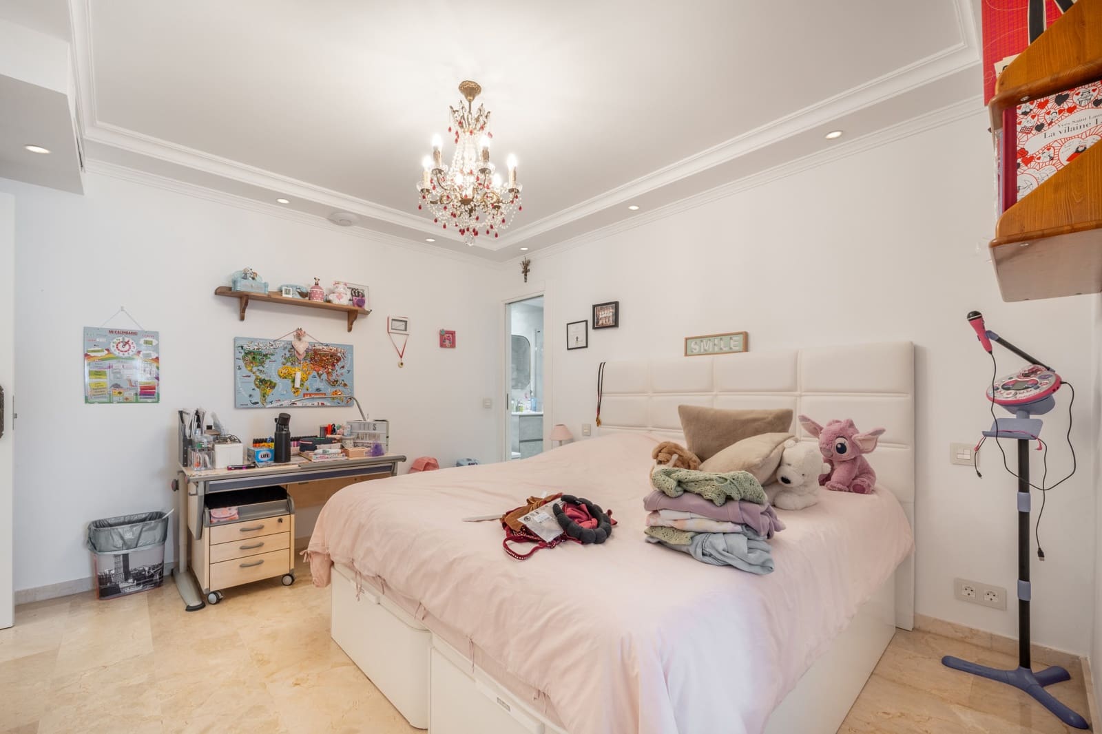4 bedroom Villa for sale in Marbella with pool garage - € 2,450,000 (Ref: 9029460)