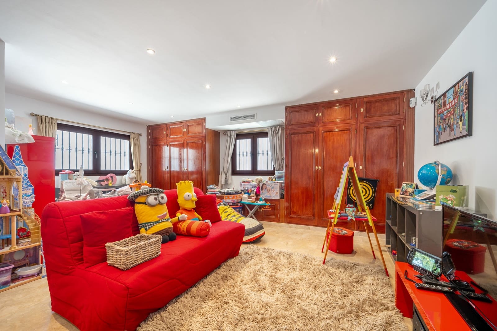 4 bedroom Villa for sale in Marbella with pool garage - € 2,450,000 (Ref: 9029460)