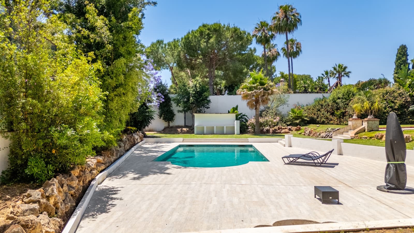 4 bedroom Villa for sale in Marbella with pool garage - € 2,450,000 (Ref: 9029460)
