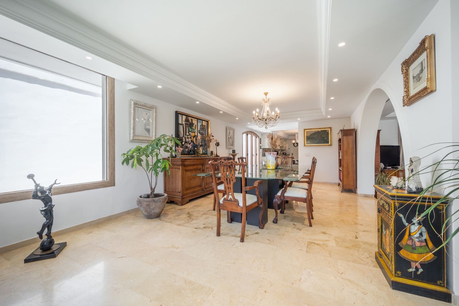 4 bedroom Villa for sale in Marbella with pool garage - € 2,450,000 (Ref: 9029460)
