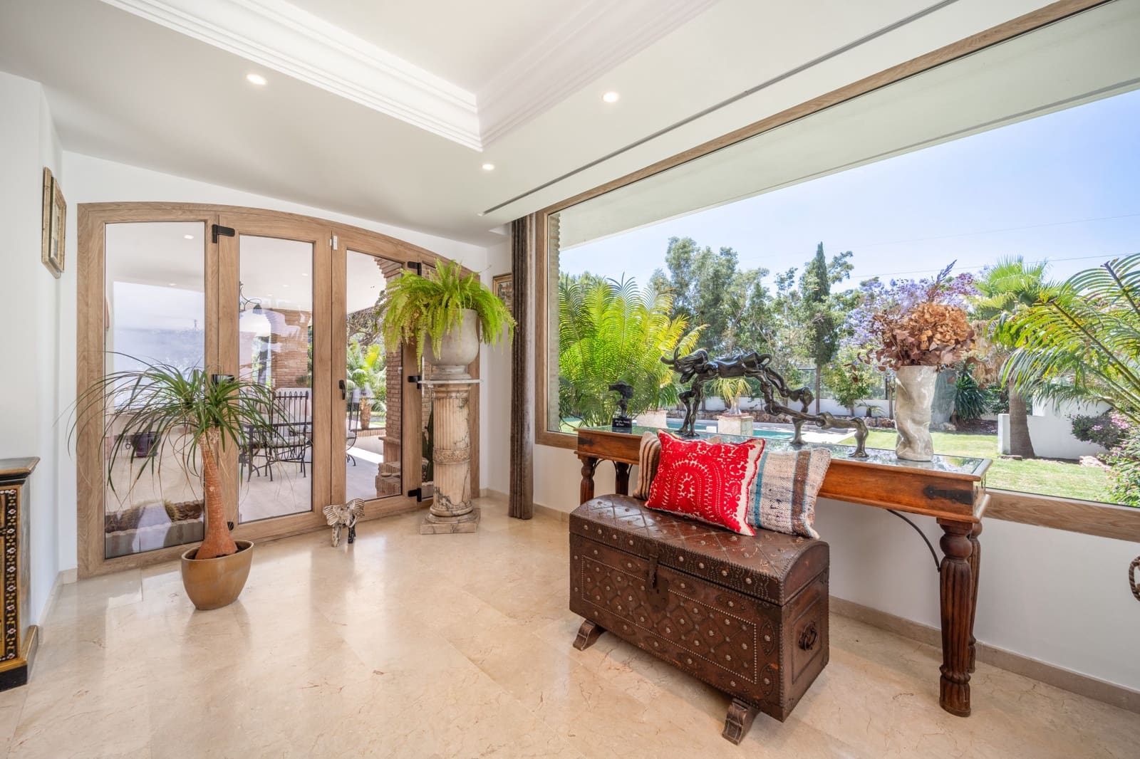 4 bedroom Villa for sale in Marbella with pool garage - € 2,450,000 (Ref: 9029460)