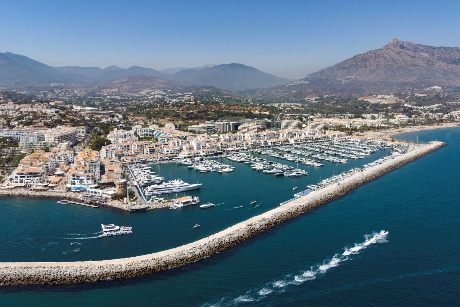 2 chambre Appartement à vendre à Puerto Banus avec garage - 1 650 000 € (Ref: 9034390)