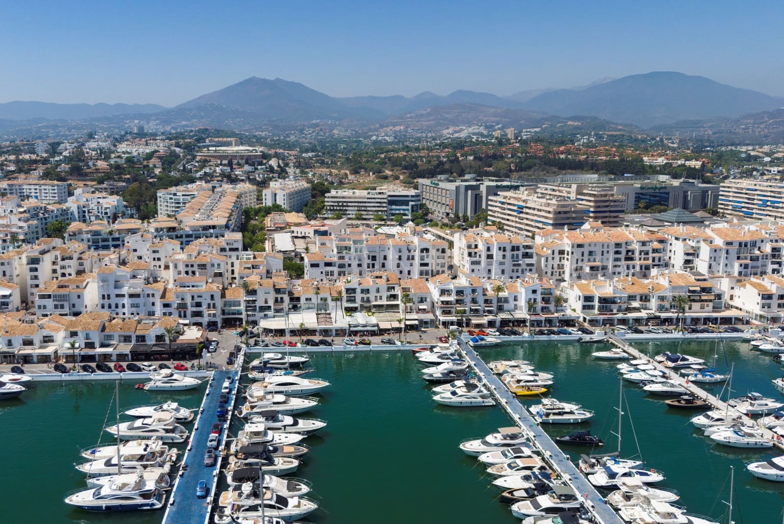 2 chambre Appartement à vendre à Puerto Banus avec garage - 1 650 000 € (Ref: 9034390)