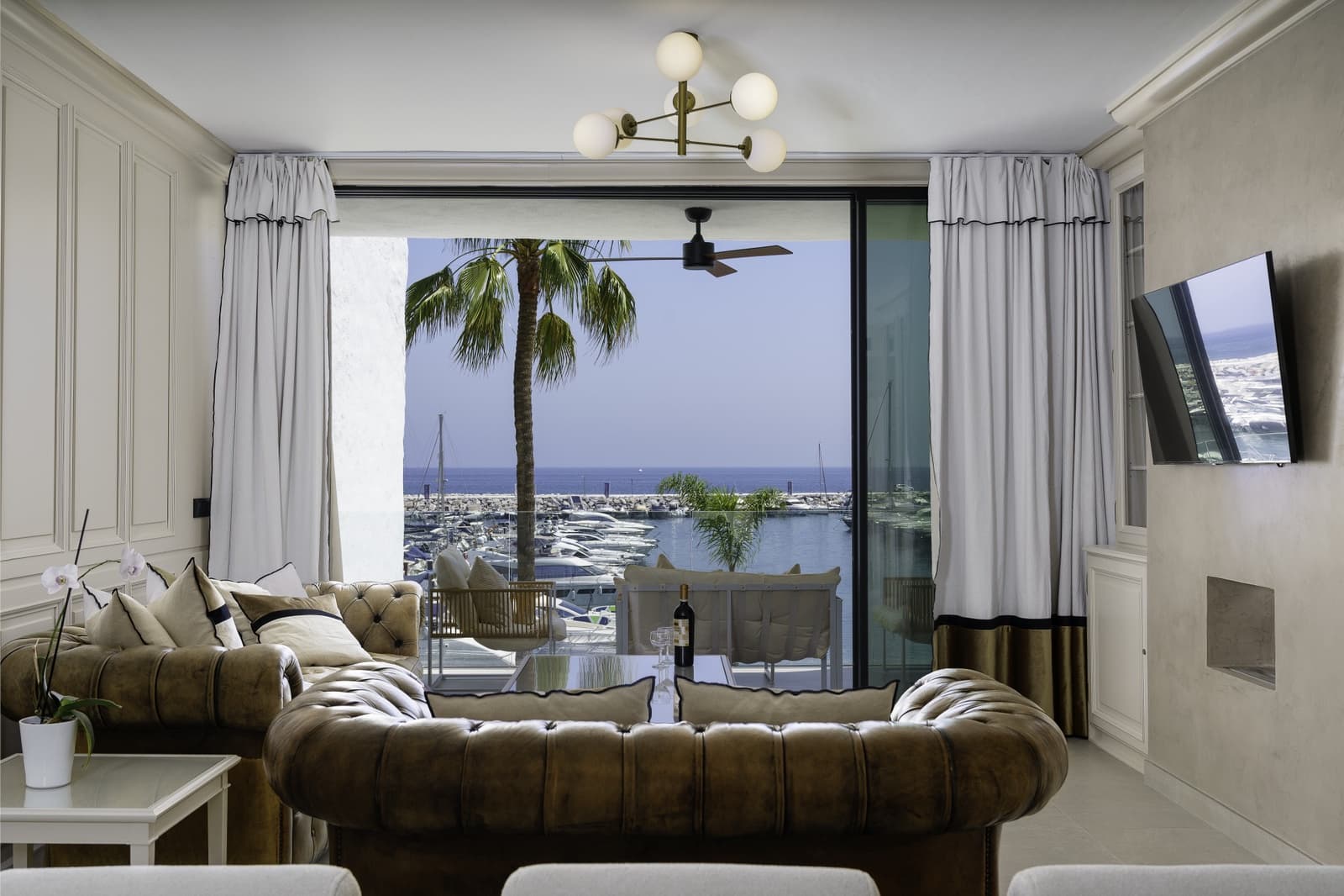 2 slaapkamer Appartement te koop in Puerto Banus met garage - € 1.650.000 (Ref: 9034390)
