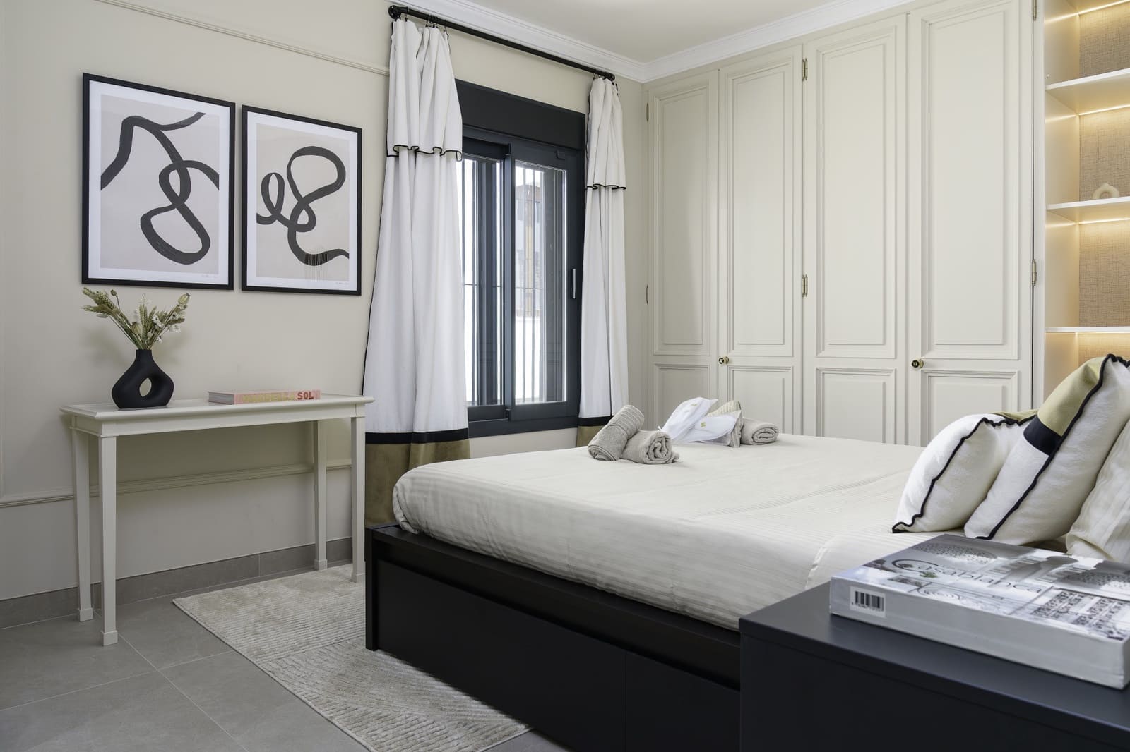 2 slaapkamer Appartement te koop in Puerto Banus met garage - € 1.650.000 (Ref: 9034390)