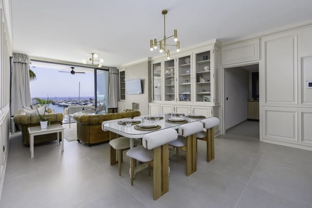 2 soveværelse Lejlighed til salg i Puerto Banus, Marbella med garage - € 1.650.000 (Ref: 9034390)