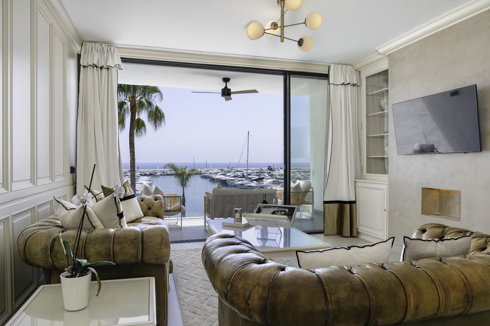 2 slaapkamer Appartement te koop in Puerto Banus met garage - € 1.650.000 (Ref: 9034390)
