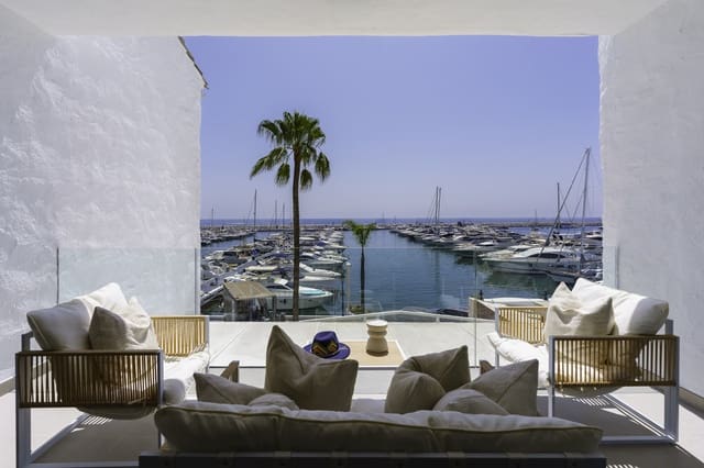 2 soveværelse Lejlighed til salg i Puerto Banus, Marbella med garage - € 1.650.000 (Ref: 9034390)