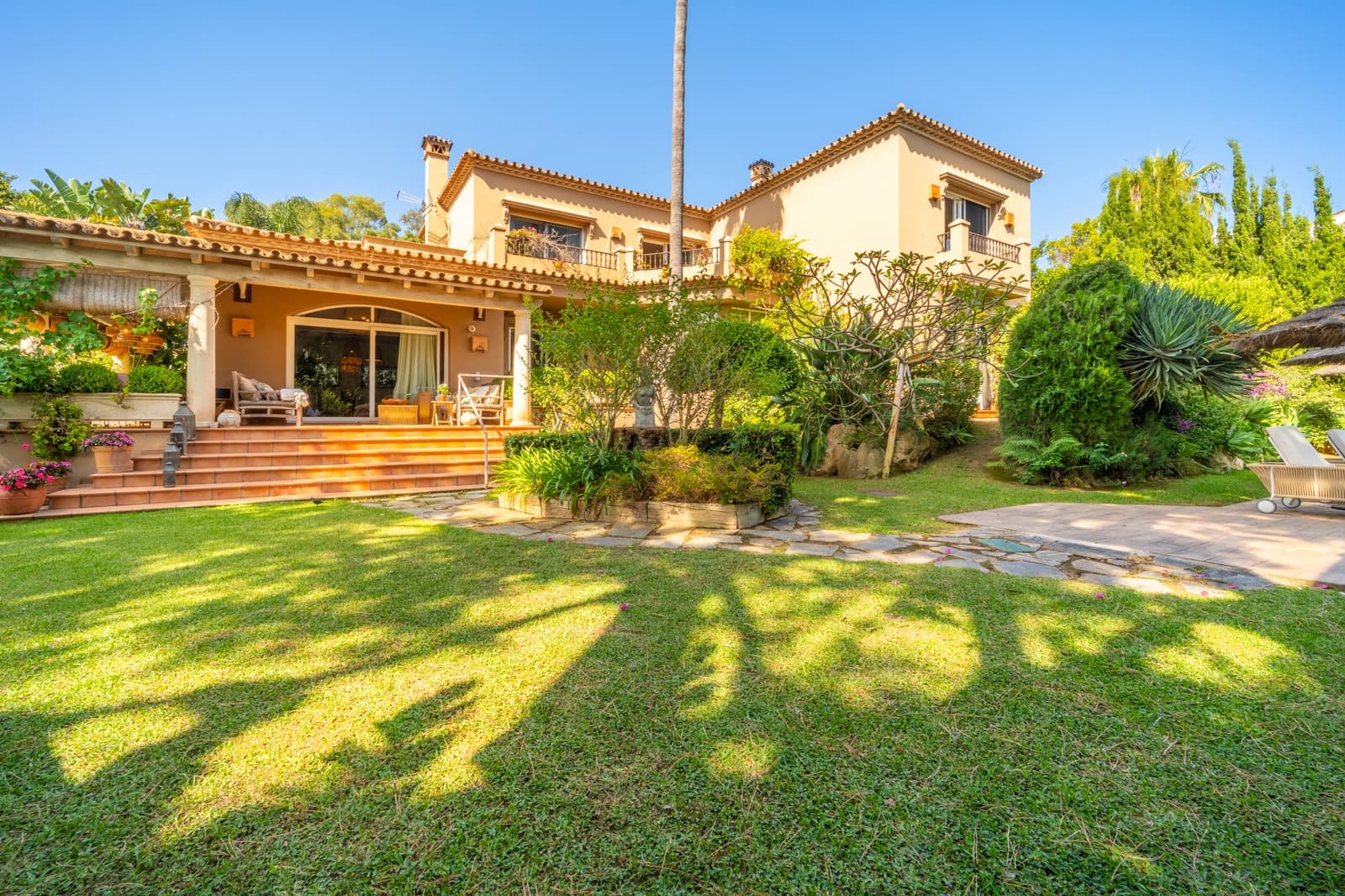 6 Zimmer Ferienvilla in Marbella mit Pool Garage - 8.500 € (Ref: 9036048)