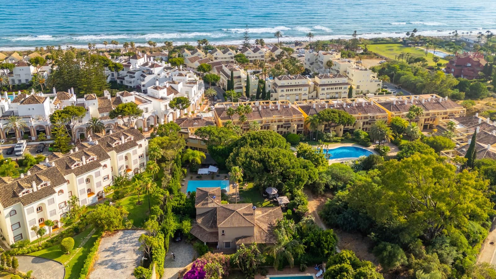 6 Zimmer Ferienvilla in Marbella mit Pool Garage - 8.500 € (Ref: 9036048)