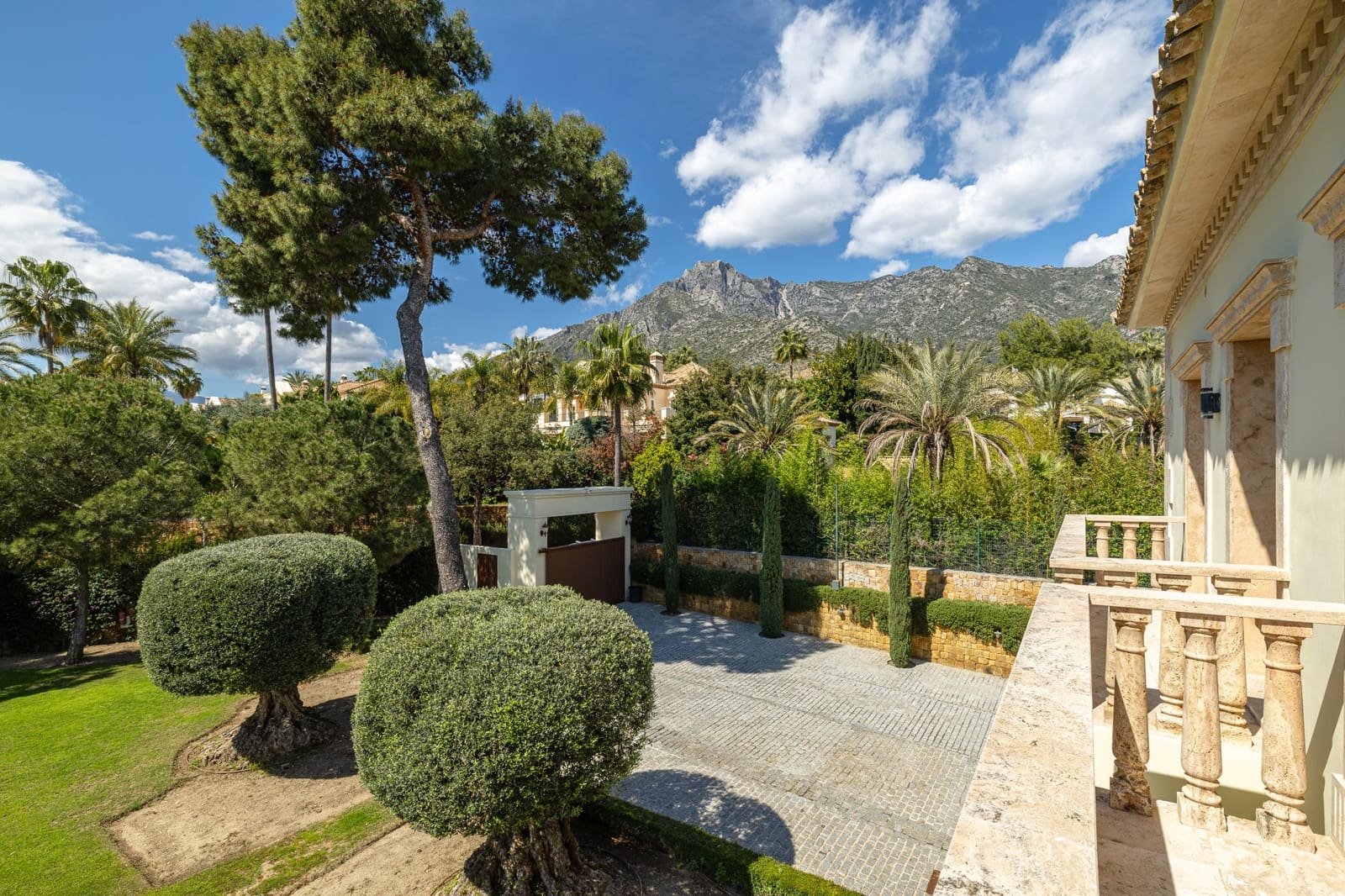 7 bedroom Villa for sale in Marbella with pool garage - € 13,000,000 (Ref: 9042142)