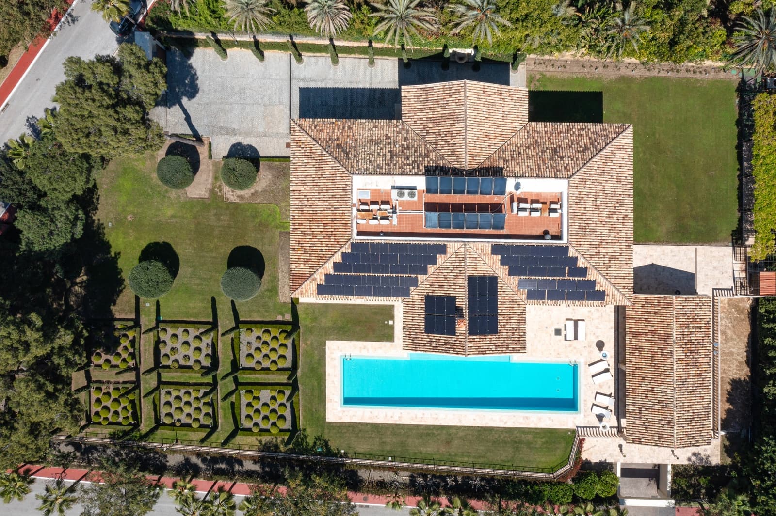 7 bedroom Villa for sale in Marbella with pool garage - € 13,000,000 (Ref: 9042142)