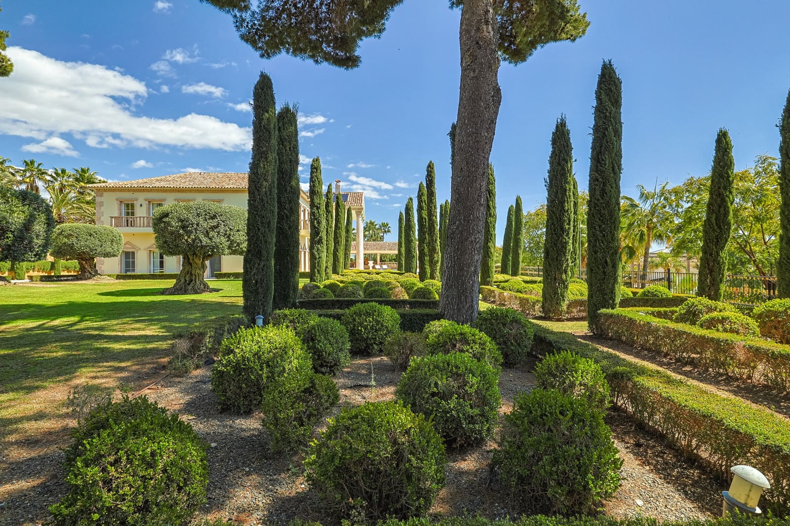 7 bedroom Villa for sale in Marbella with pool garage - € 13,000,000 (Ref: 9042142)