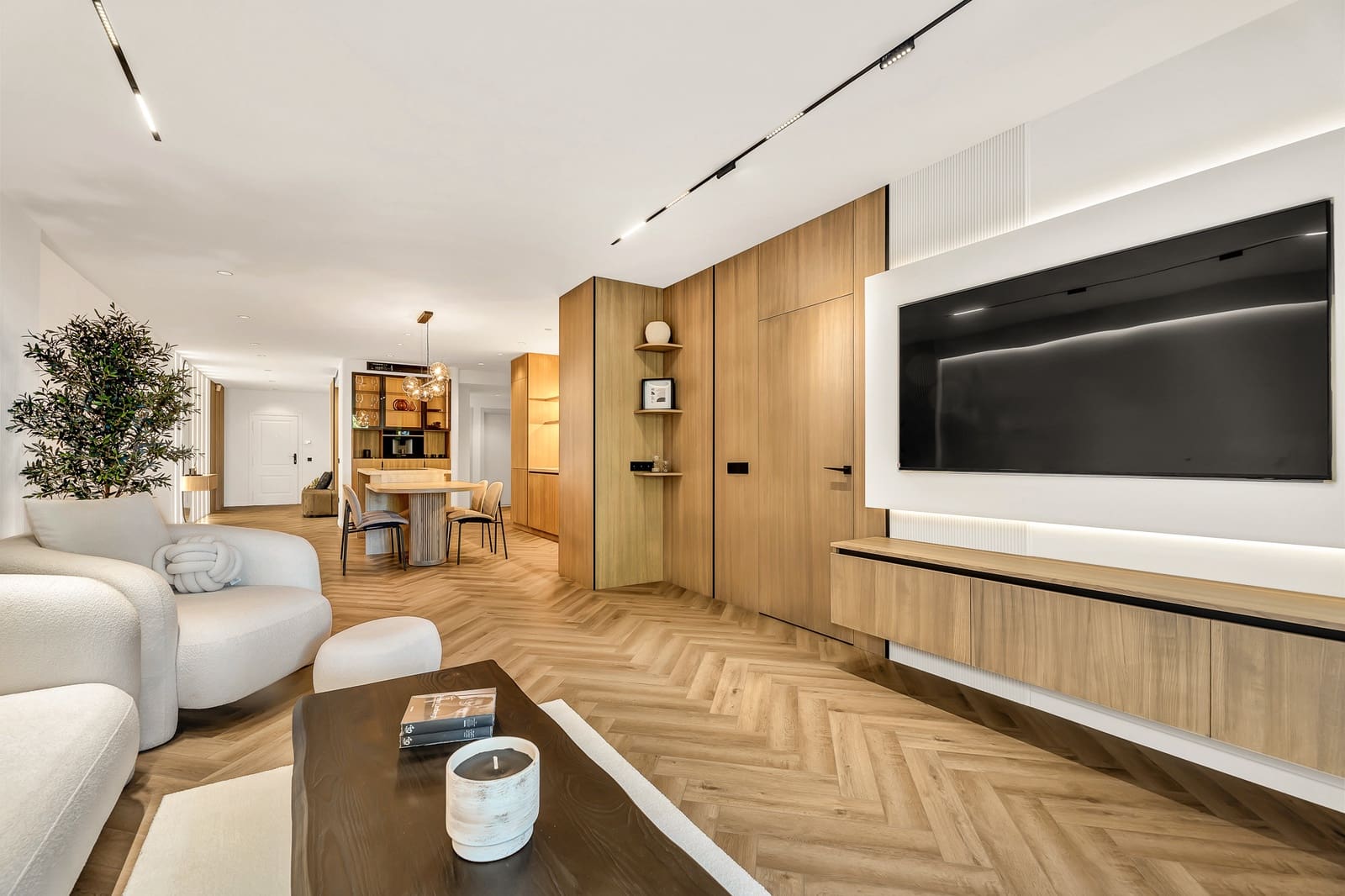 3 bedroom Apartment for sale in Marbella with pool garage - € 1,190,000 (Ref: 9042143)