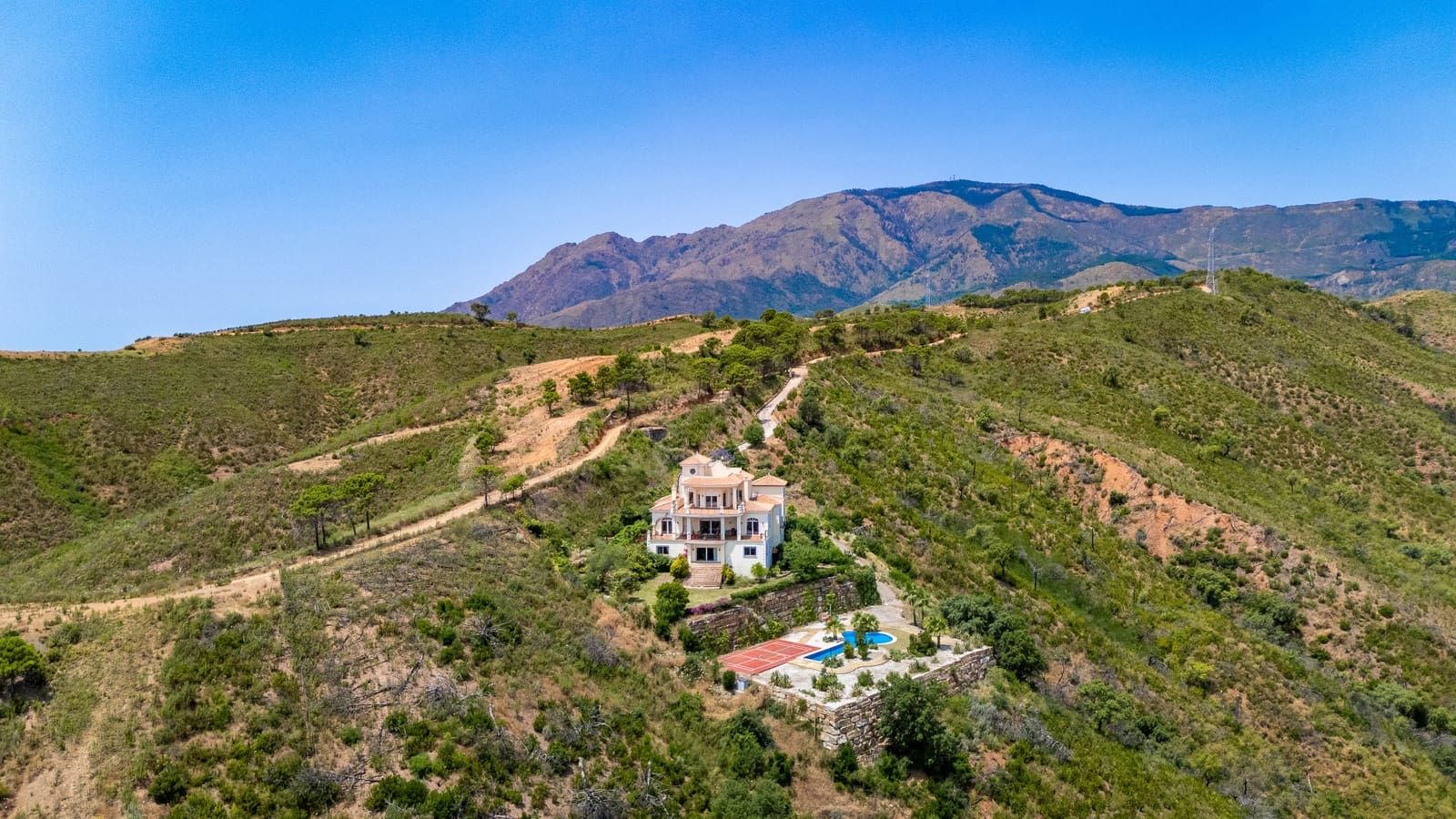 7 slaapkamer Villa te koop in Estepona met zwembad garage - € 2.500.000 (Ref: 9042144)