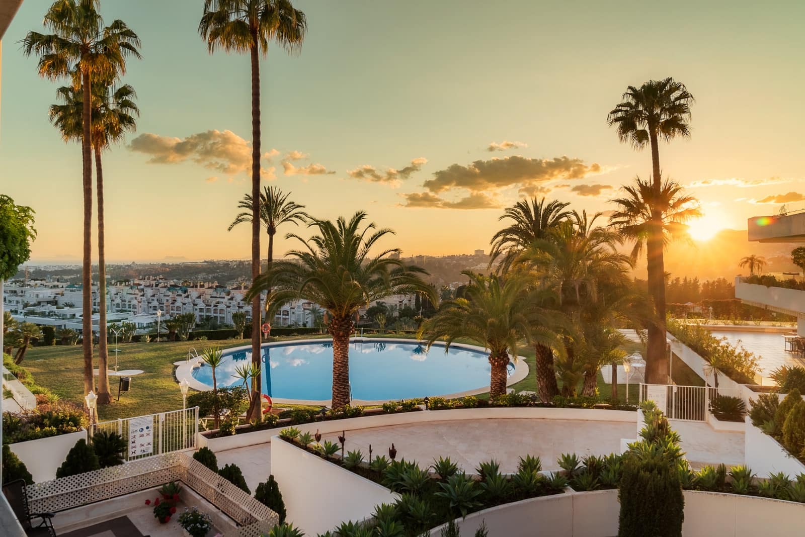 3 soveværelse Lejlighed til salg i Marbella med swimmingpool garage - € 1.245.000 (Ref: 9042145)