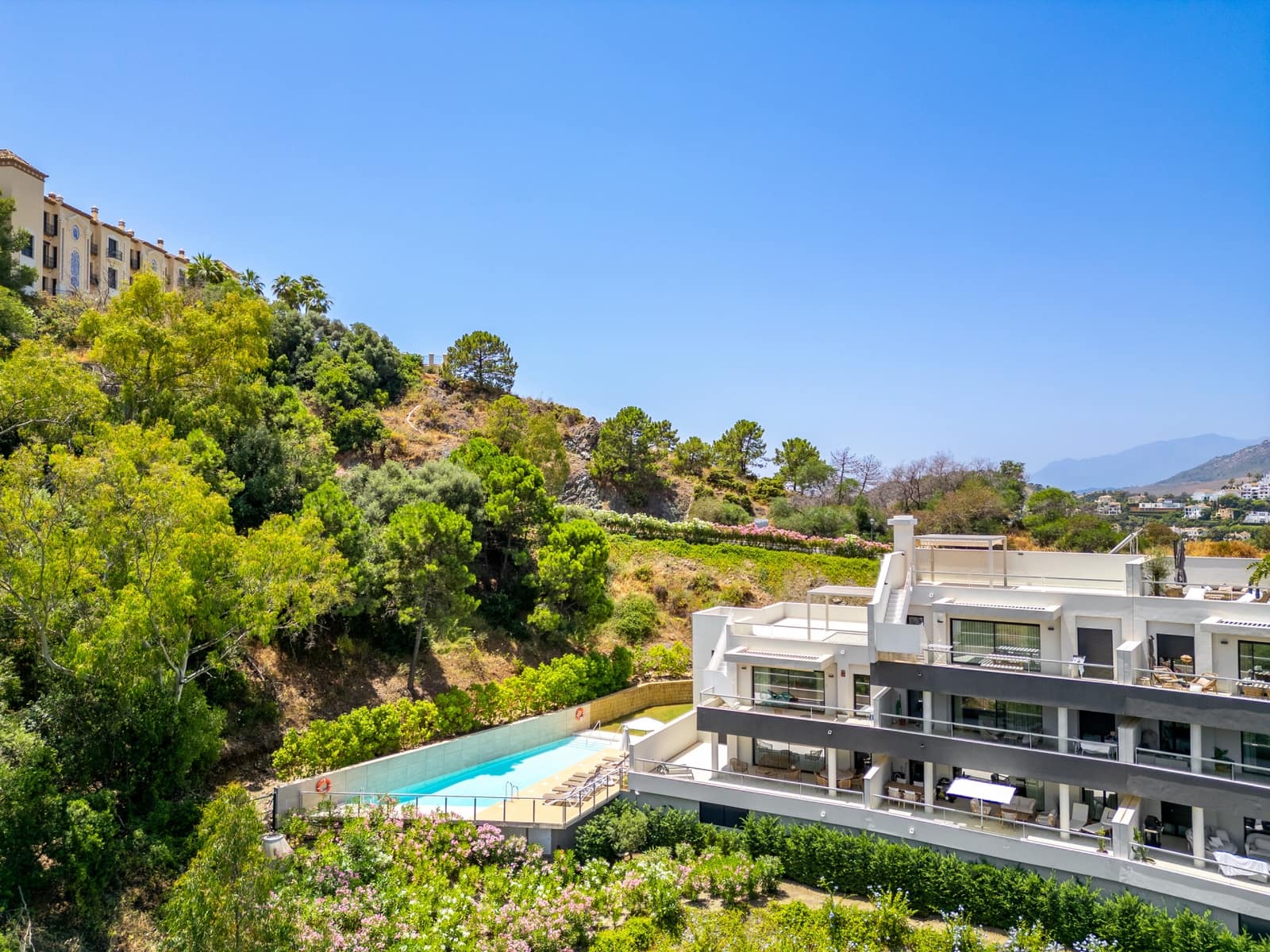 3 soveværelse Penthouse til salg i La Quinta med swimmingpool garage - € 1.150.000 (Ref: 9073303)