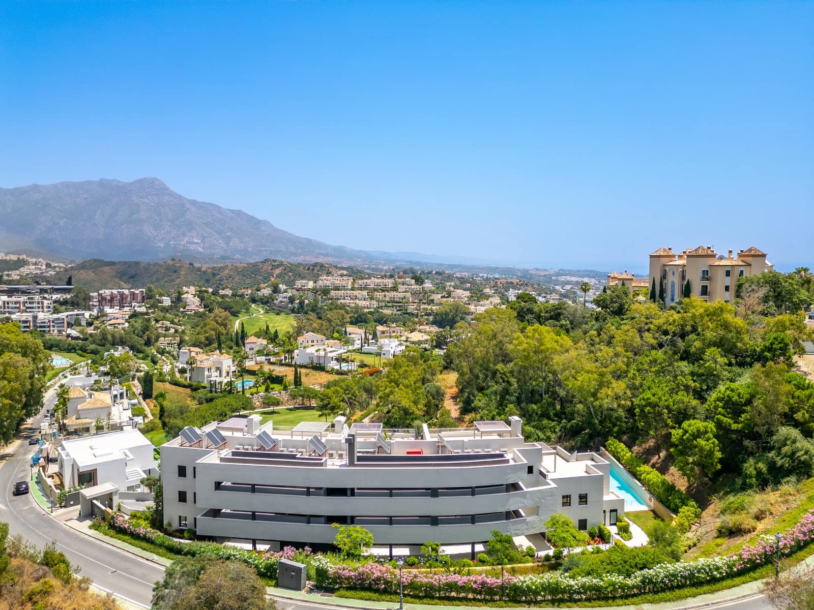 3 soveværelse Penthouse til salg i La Quinta med swimmingpool garage - € 1.150.000 (Ref: 9073303)