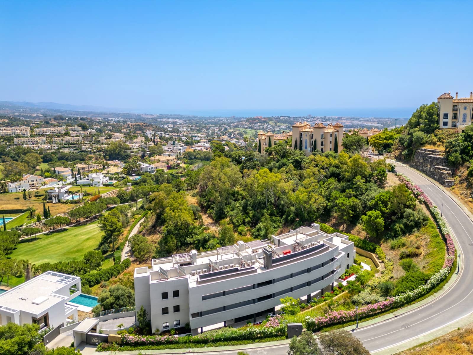 3 soveværelse Penthouse til salg i La Quinta med swimmingpool garage - € 1.150.000 (Ref: 9073303)