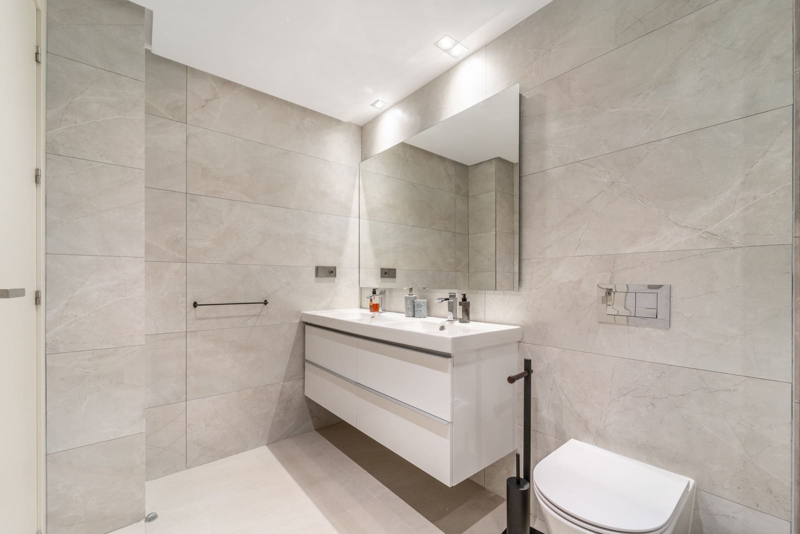3 bedroom Penthouse for sale in La Quinta with pool garage - € 1,150,000 (Ref: 9073303)