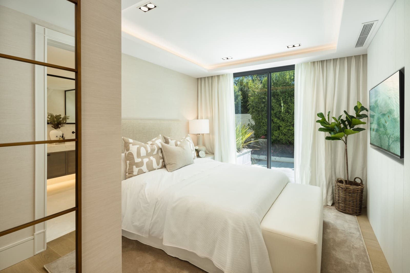 7 slaapkamer Villa te koop in Marbella met zwembad garage - € 19.500.000 (Ref: 9073304)