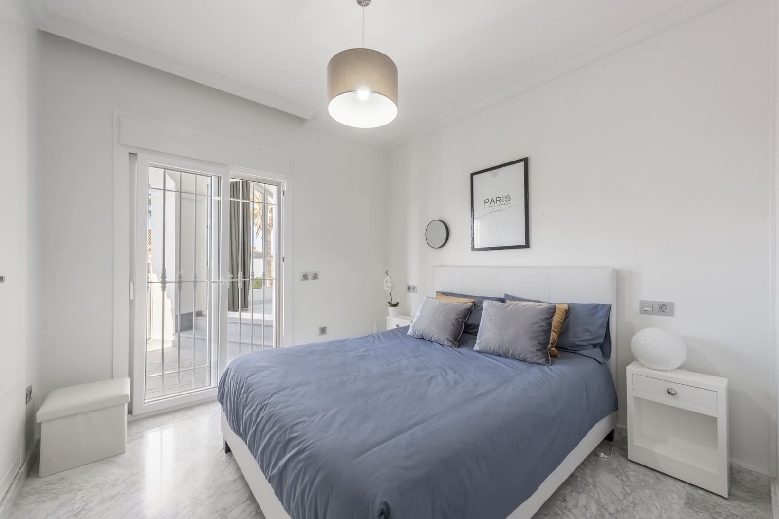 5 bedroom Villa for sale in Marbella with pool garage - € 2,200,000 (Ref: 9089704)