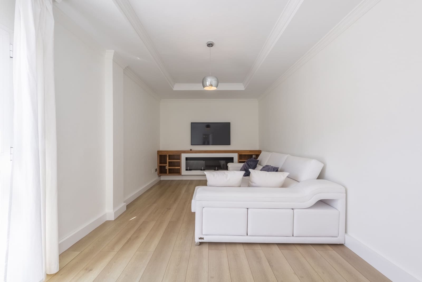 5 bedroom Villa for sale in Marbella with pool garage - € 2,200,000 (Ref: 9089704)