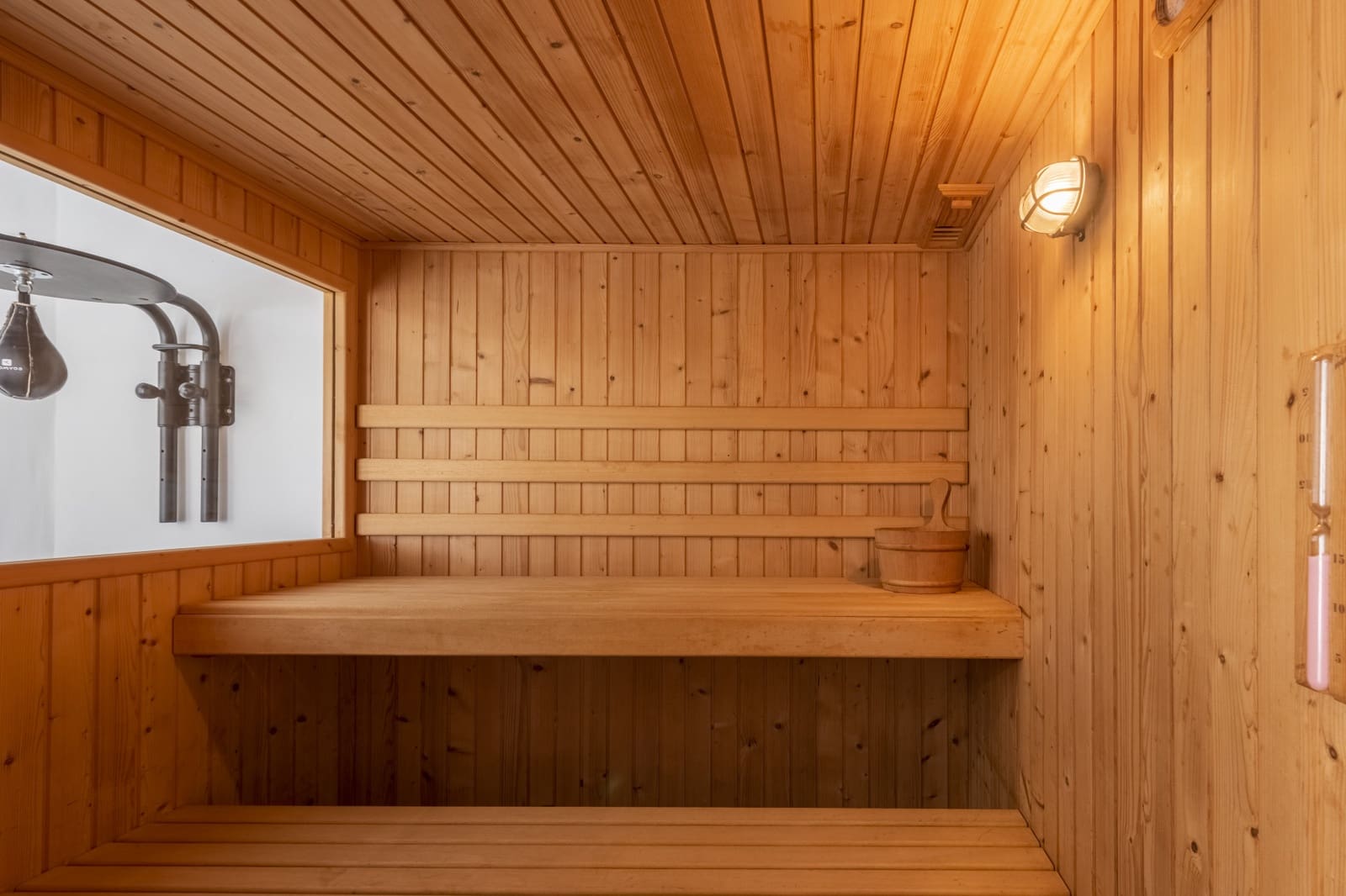 5 bedroom Villa for sale in Marbella with pool garage - € 2,200,000 (Ref: 9089704)