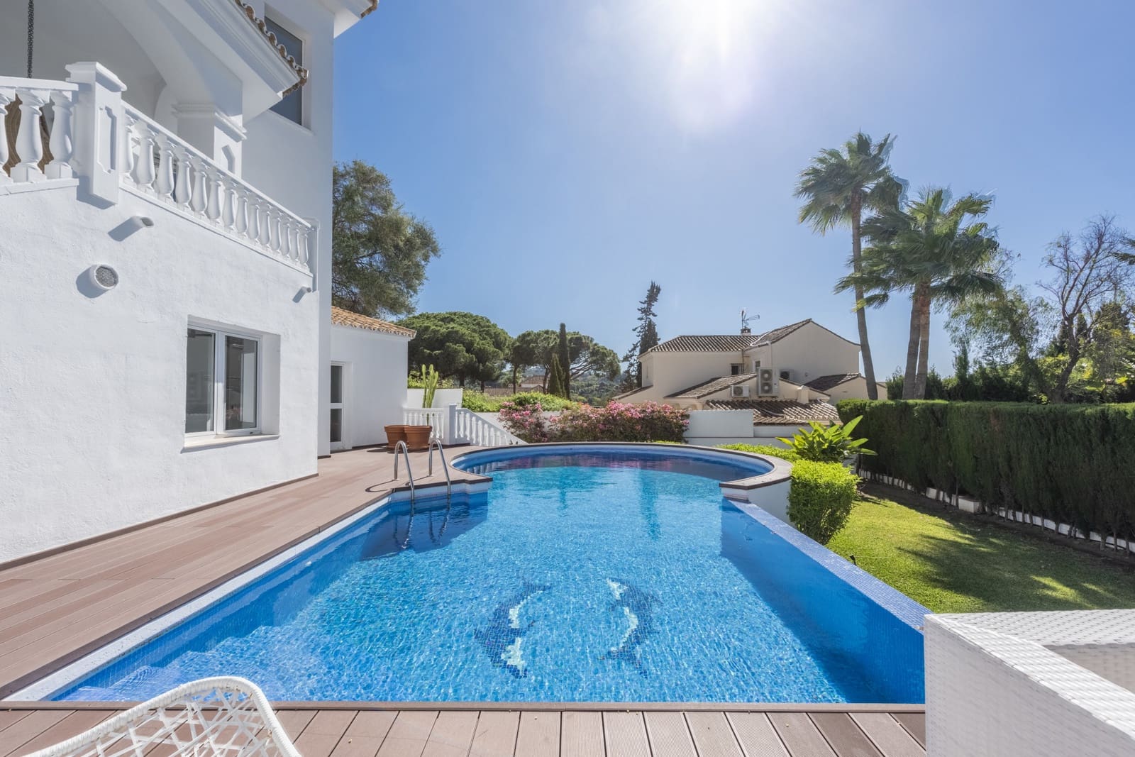 5 bedroom Villa for sale in Marbella with pool garage - € 2,200,000 (Ref: 9089704)
