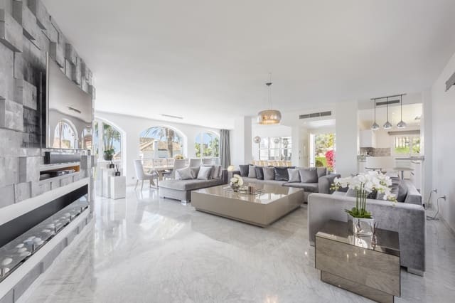 5 makuuhuone Huvila myytävänä paikassa Marbella mukana uima-altaan 
autotalli - 2 200 000 € (Ref: 9089704)