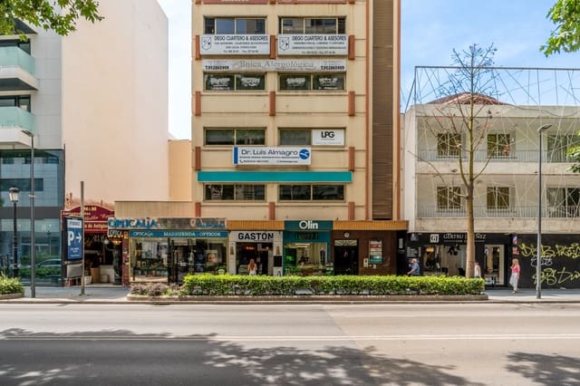 4 bedroom Commercial for sale in Marbella - € 625,000 (Ref: 9100653)