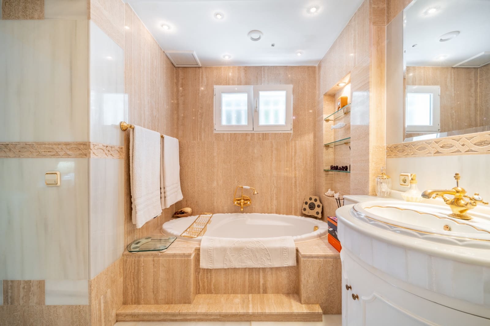 3 soveværelse Villa til salg i Guadalmina med swimmingpool garage - € 1.490.000 (Ref: 9104508)